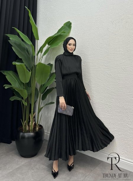فستان الأنوثة🌸 - أسود ملك الألوان