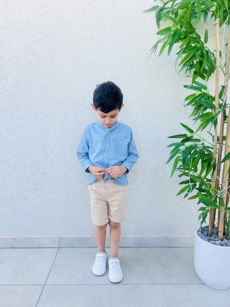 أزرق