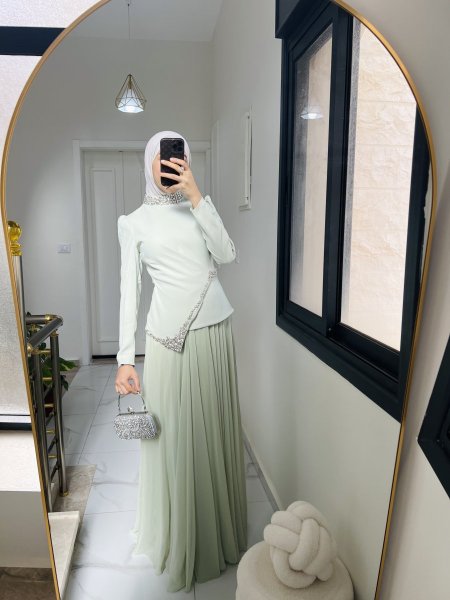 فستان مع أحجار 917