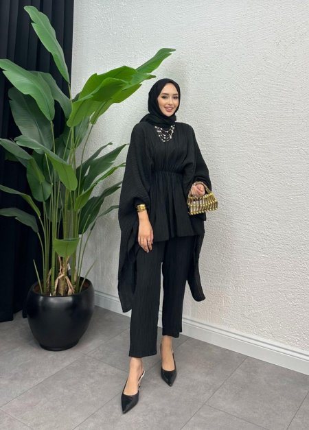 أسود