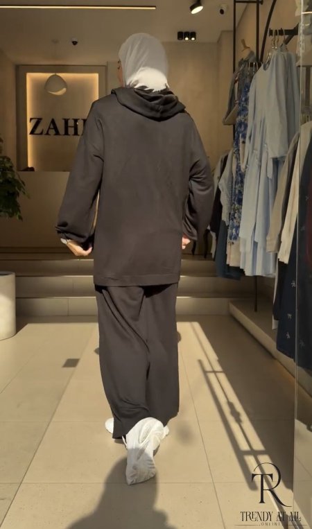 أسود