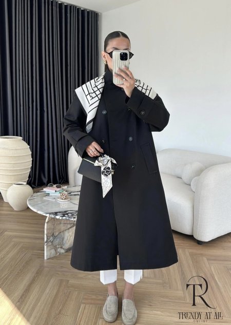 أسود
