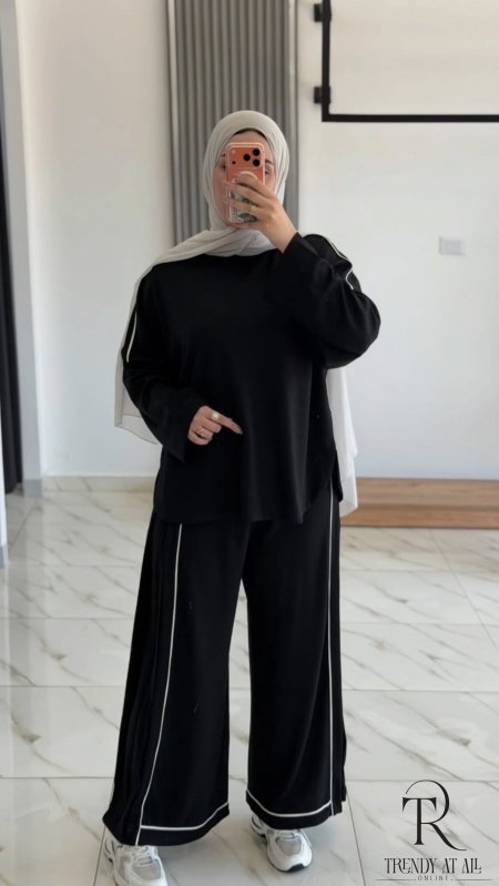 أسود